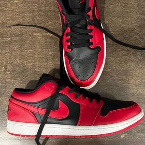 AIR JORDAN 1’s